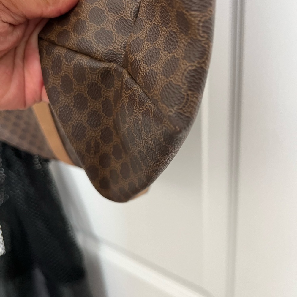 Beautiful Authentic Celine tote - Picture 7 of 13